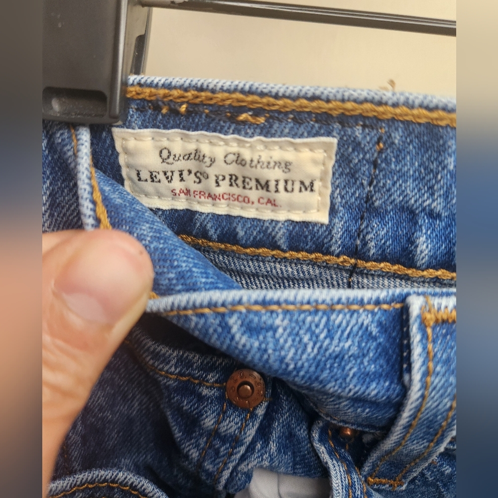 Levi's WEDGIE Women's Straight Leg Jeans - Blue - Picture 7 of 13